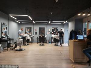 Фотография Ви́ски́ Barbershop 0