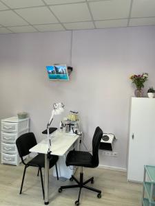 Фотография Manicure & Pedicure 4